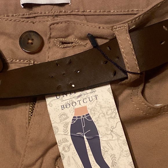 Khaki boot cut pants with belt,  size 5 NWT - Picture 1 of 3